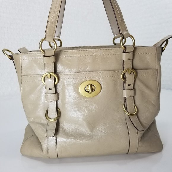 SOLD 🌈 Coach taupe sealed leather purse - Picture 7 of 8